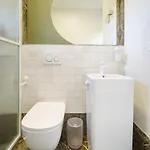 Einstein 15 5 Apartmán *
