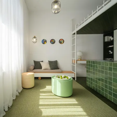 Einstein 15 5 * Κλουζ-Ναπόκα